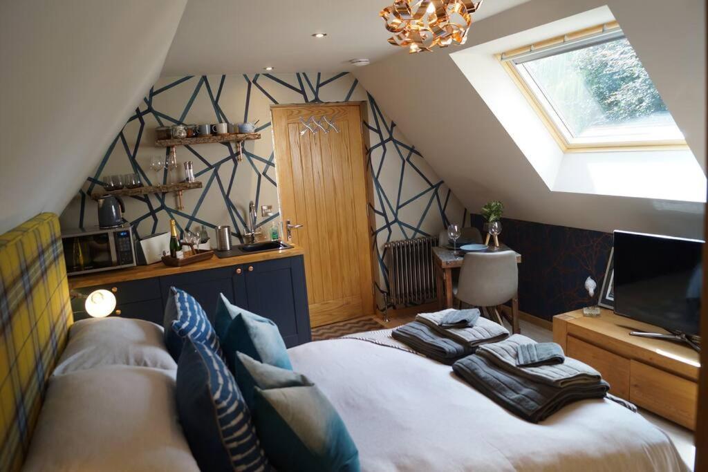 The Old Maple Lodge-luxury Private Annex With A View In Rural Setting *