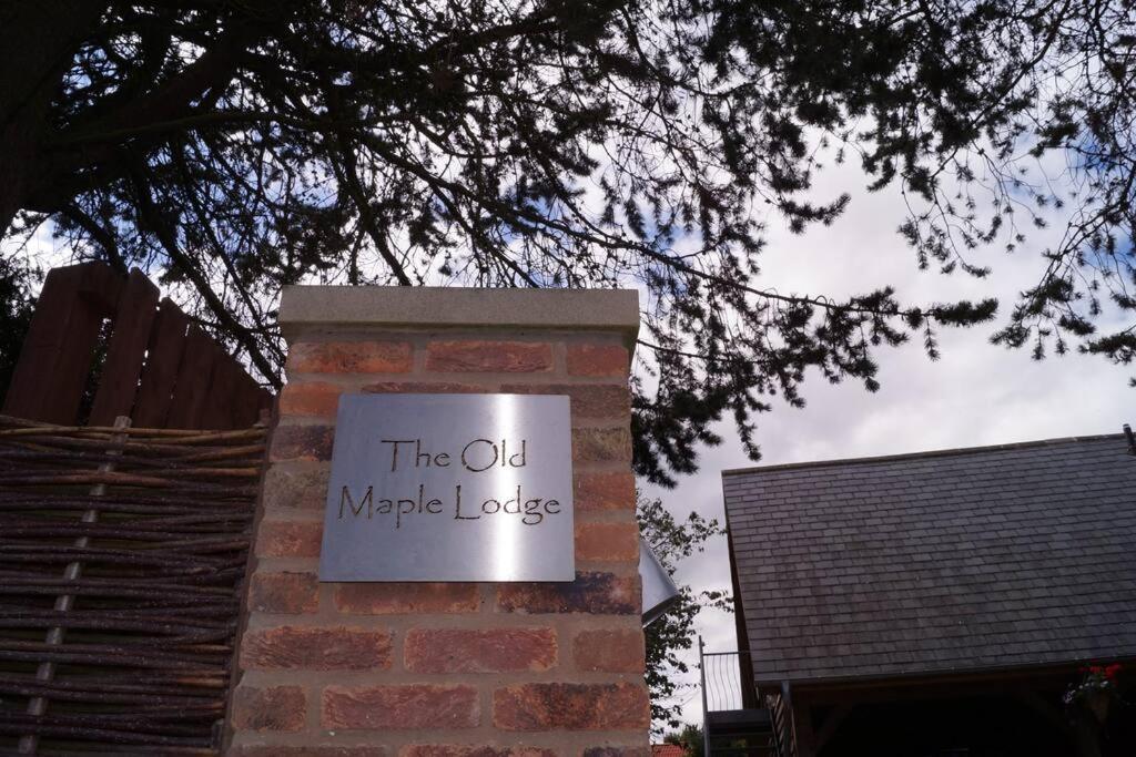 The Old Maple Lodge-luxury Private Annex With A View In Rural Setting Riccall