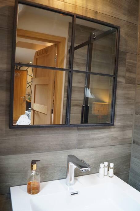 The Old Maple Lodge-luxury Private Annex With A View In Rural Setting * Riccall
