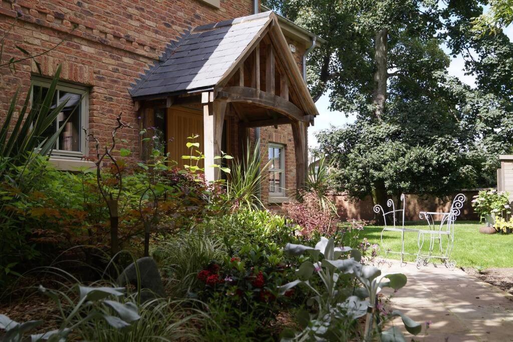 The Old Maple Lodge-luxury Private Annex With A View In Rural Setting